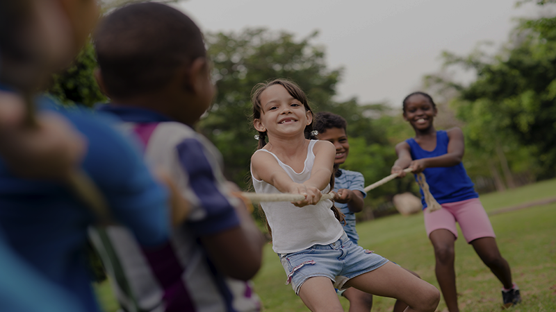 kids playing tug of war